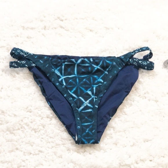 🆕 Lucky Brand Shibori reversible bikini bottoms - Picture 4 of 13